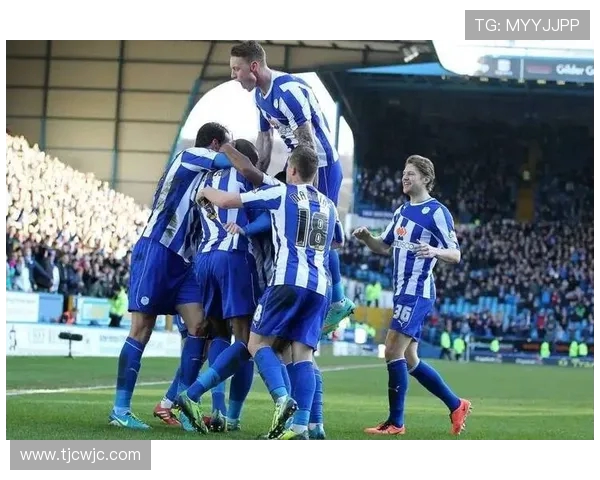 哈德斯菲与谢周三激战在即谁能在英冠赛场上笑到最后